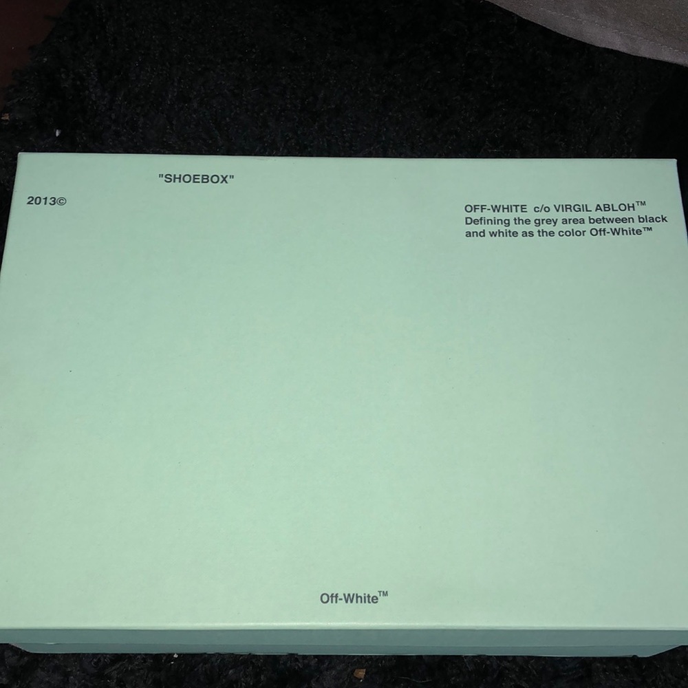 Off-white shoes w/ box HMU